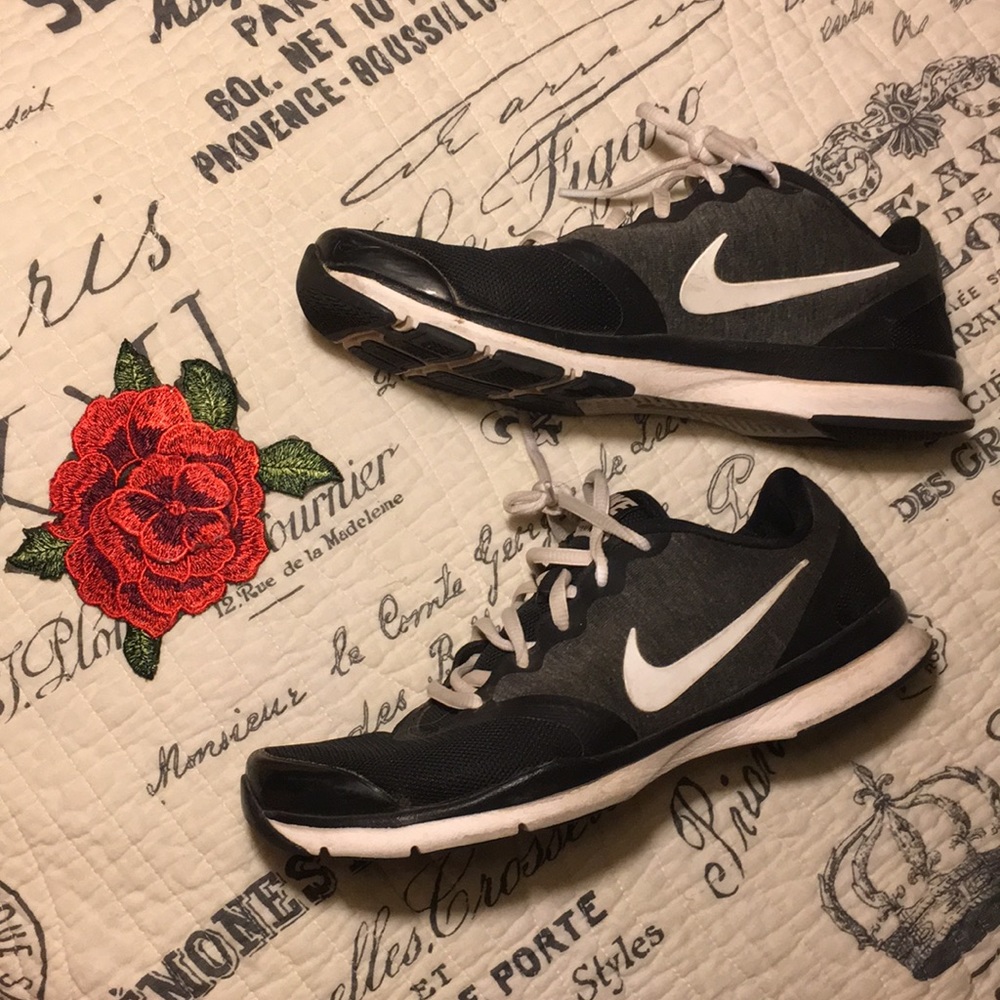 Pre-owned Nike training running shoes